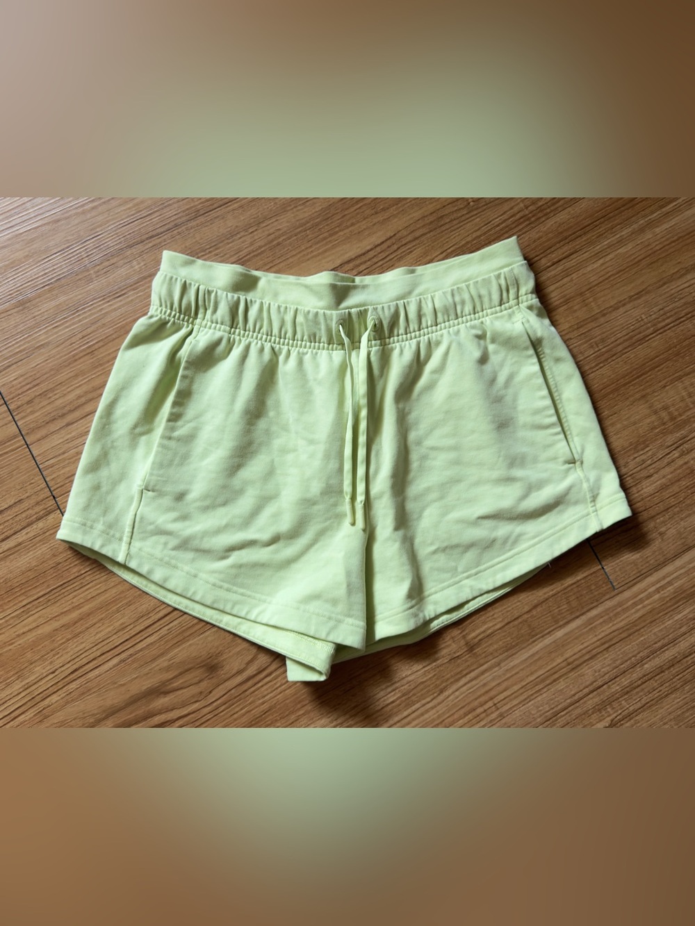 Lululemon Inner Glow Shorts 3” size 6
